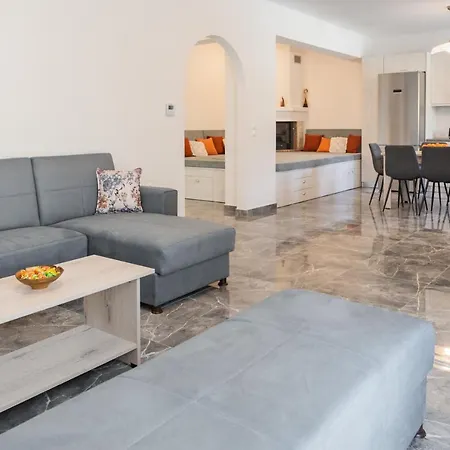 Kastrena House * Asklipiion