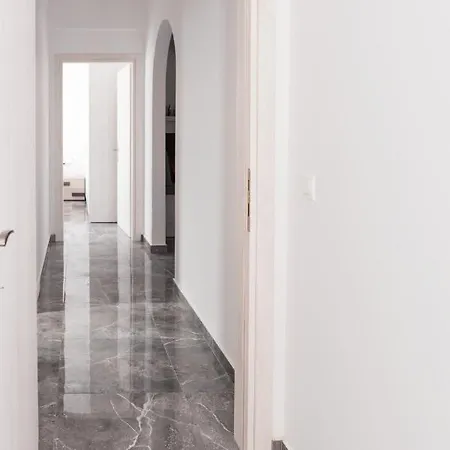 Kastrena House Villa *