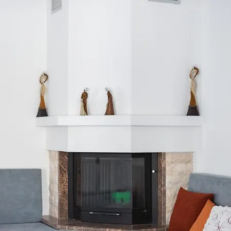 Villa Kastrena House