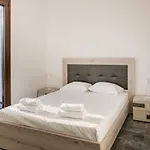 Kastrena House