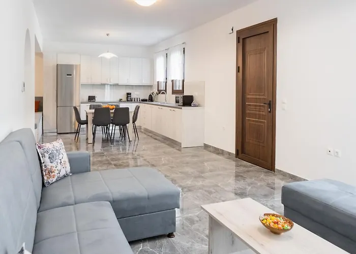 Kastrena House Villa *